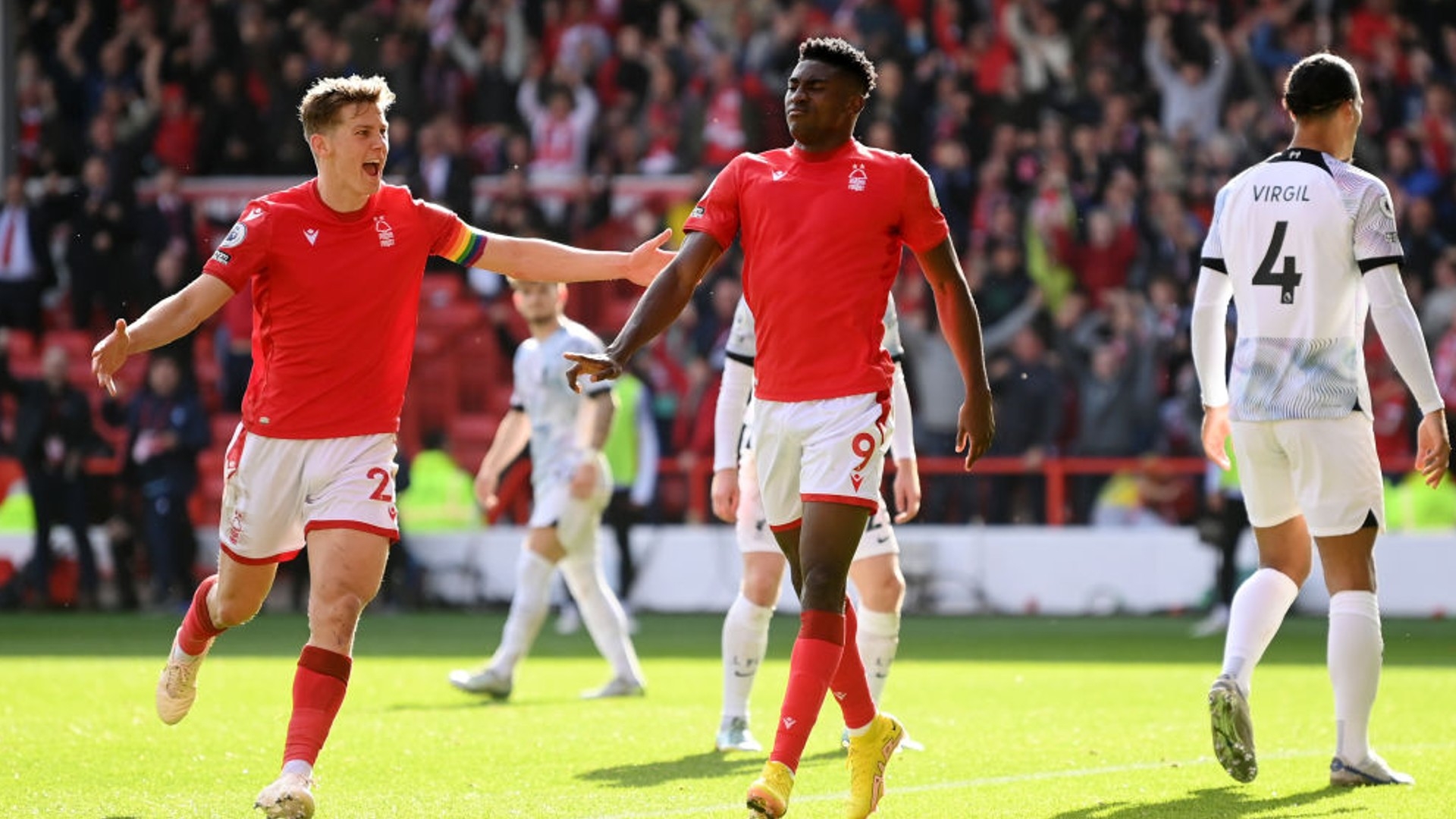 他与维尼修 他与维尼修